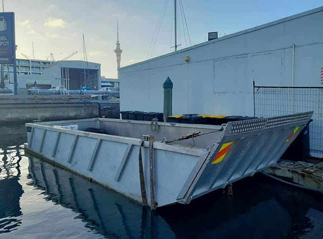 Landing craft dumb barge