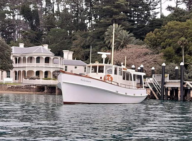 Large volume tow / charter / work vessel