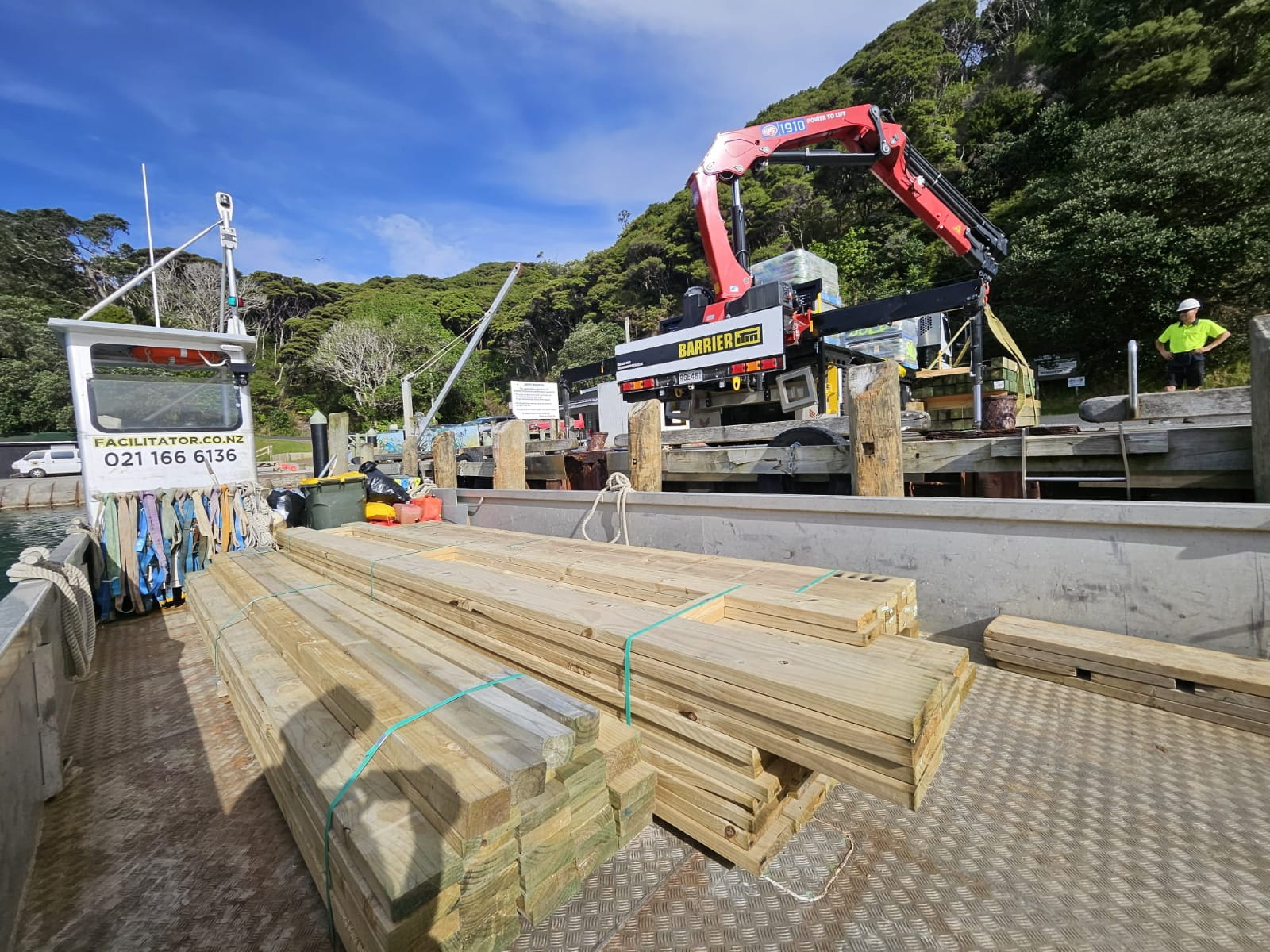barge hire for marine construction projects